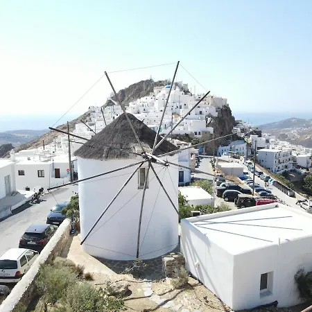 Traditional Windmill House , Chora Nyaraló *