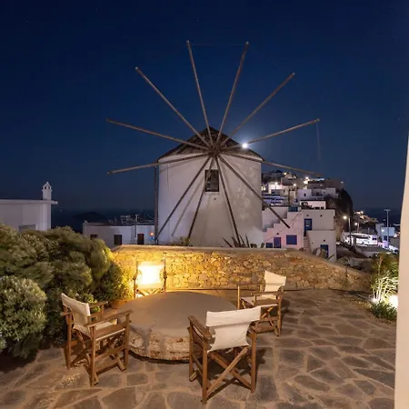 Traditional Windmill House , Chora Nyaraló