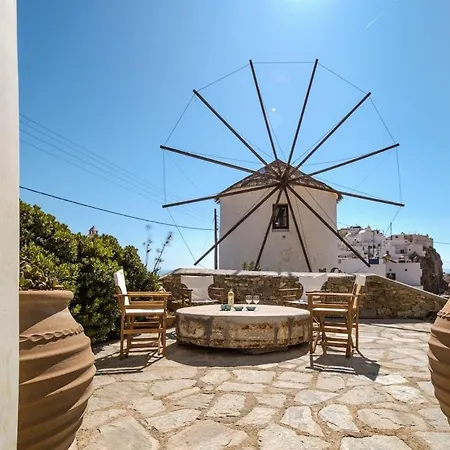 Nyaraló Traditional Windmill House , Chora