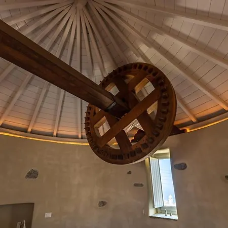 Traditional Windmill House , Chora Nyaraló *