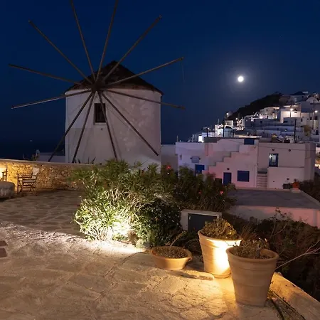 Nyaraló Traditional Windmill House , Chora *